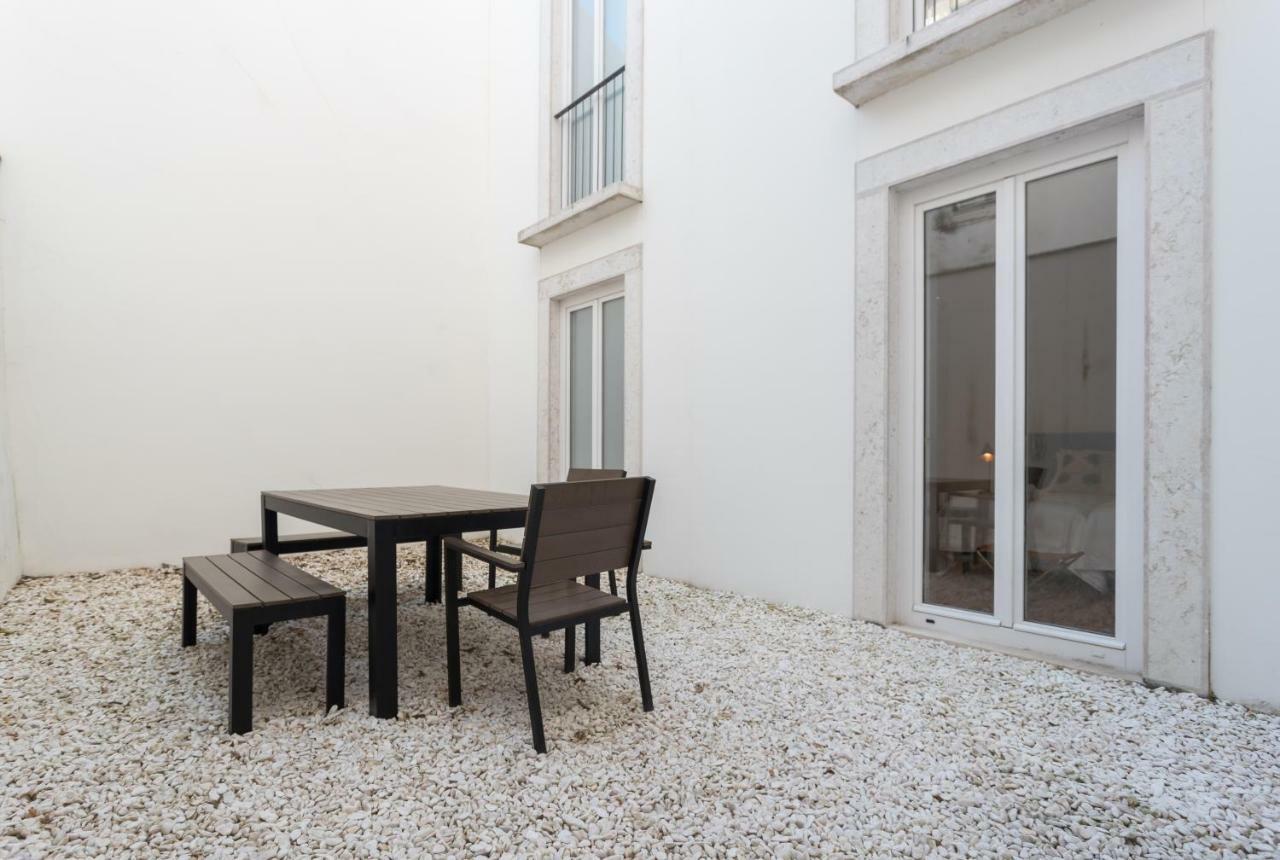 Chiado Cozy Apartments - By Lu Holidays Лиссабон Экстерьер фото